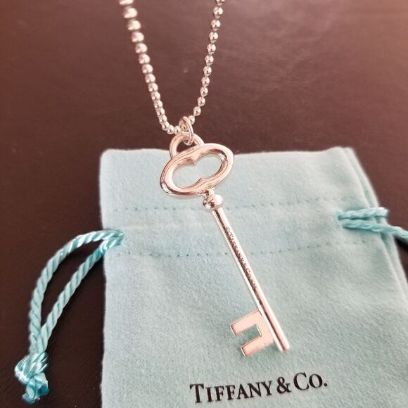 Tiffany & Co. Large Oval Key Necklace - Picture 2 of 6